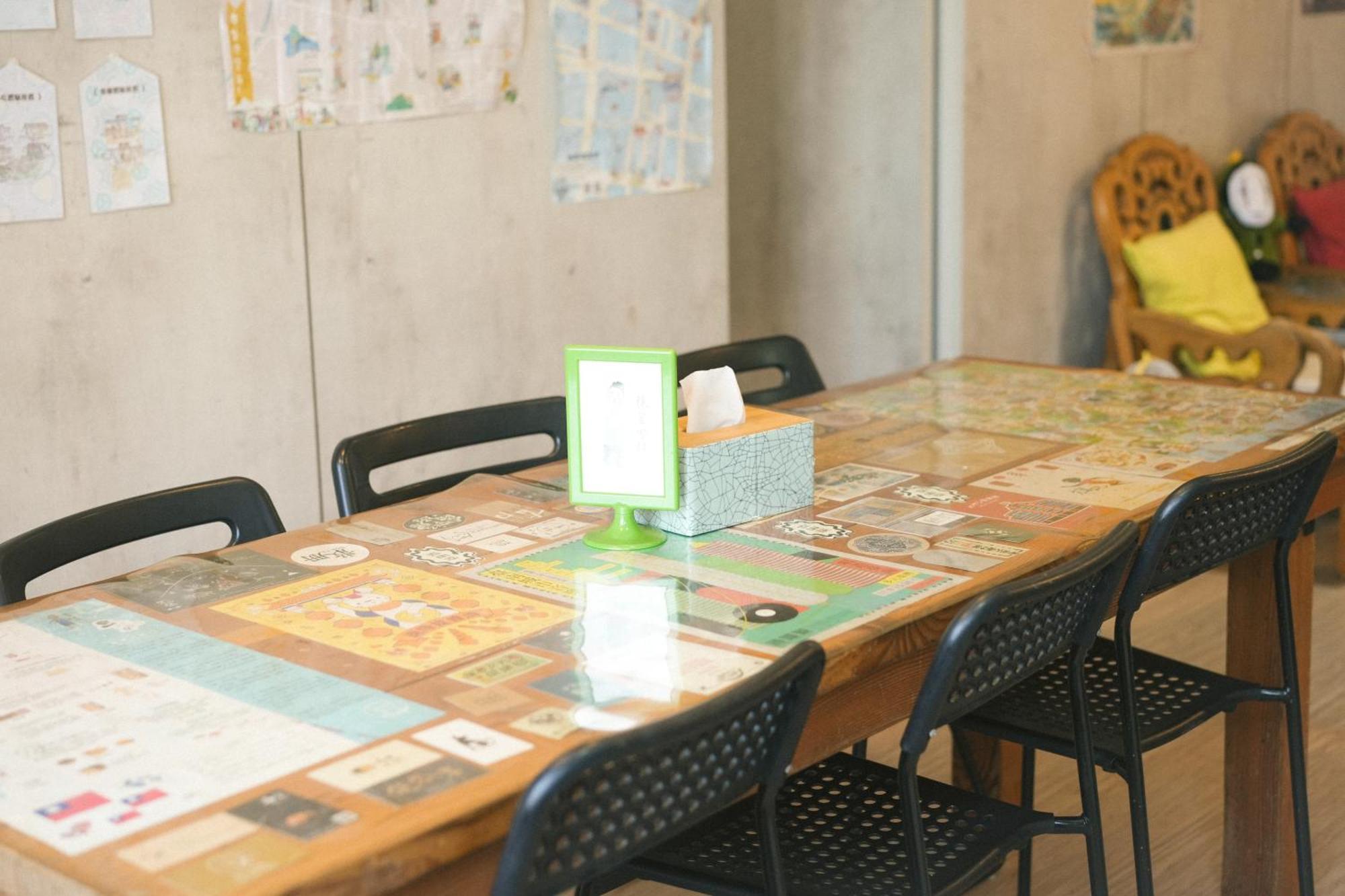Loft18 Hostel Тайнан Екстериор снимка