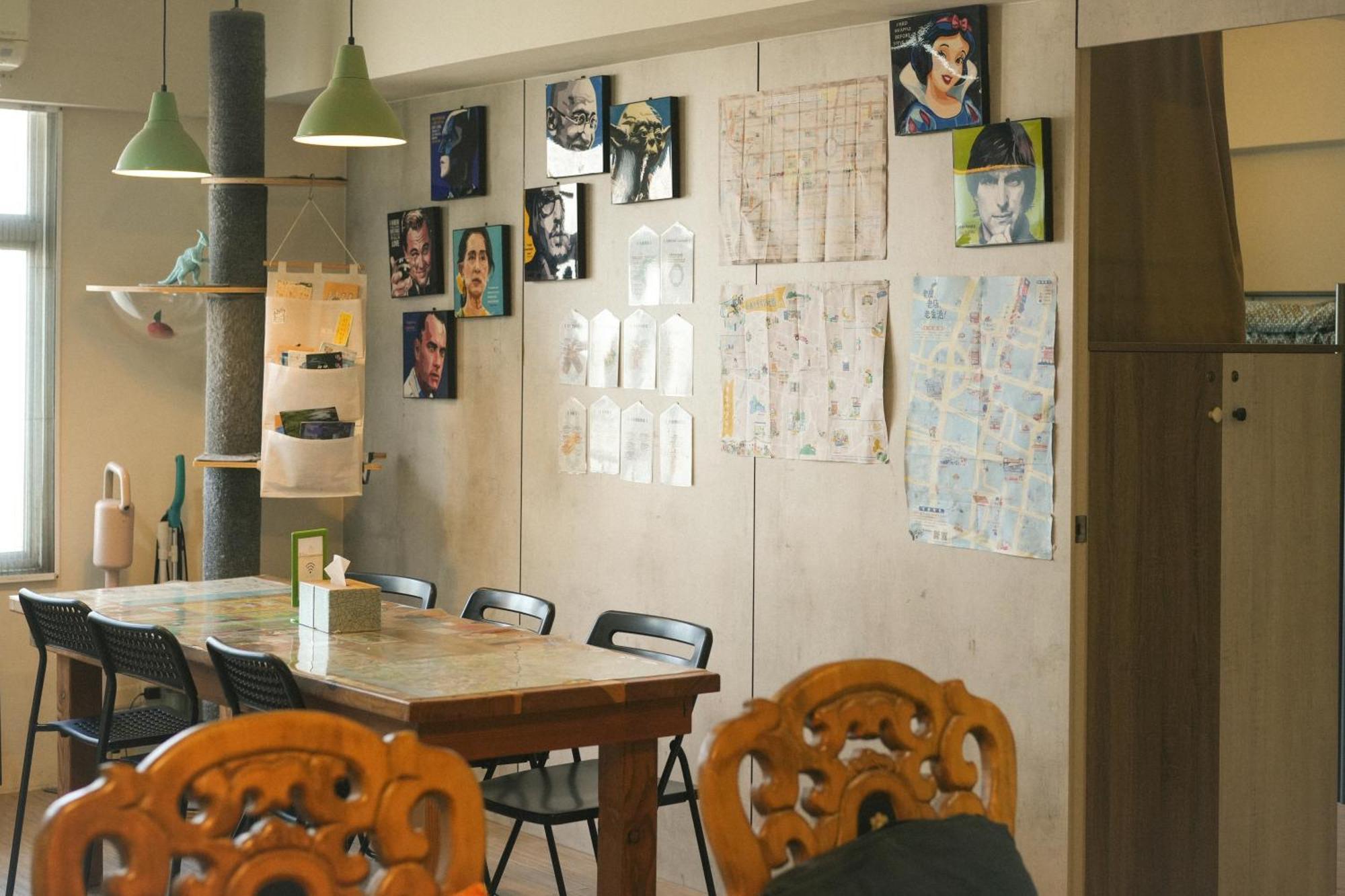 Loft18 Hostel Тайнан Екстериор снимка