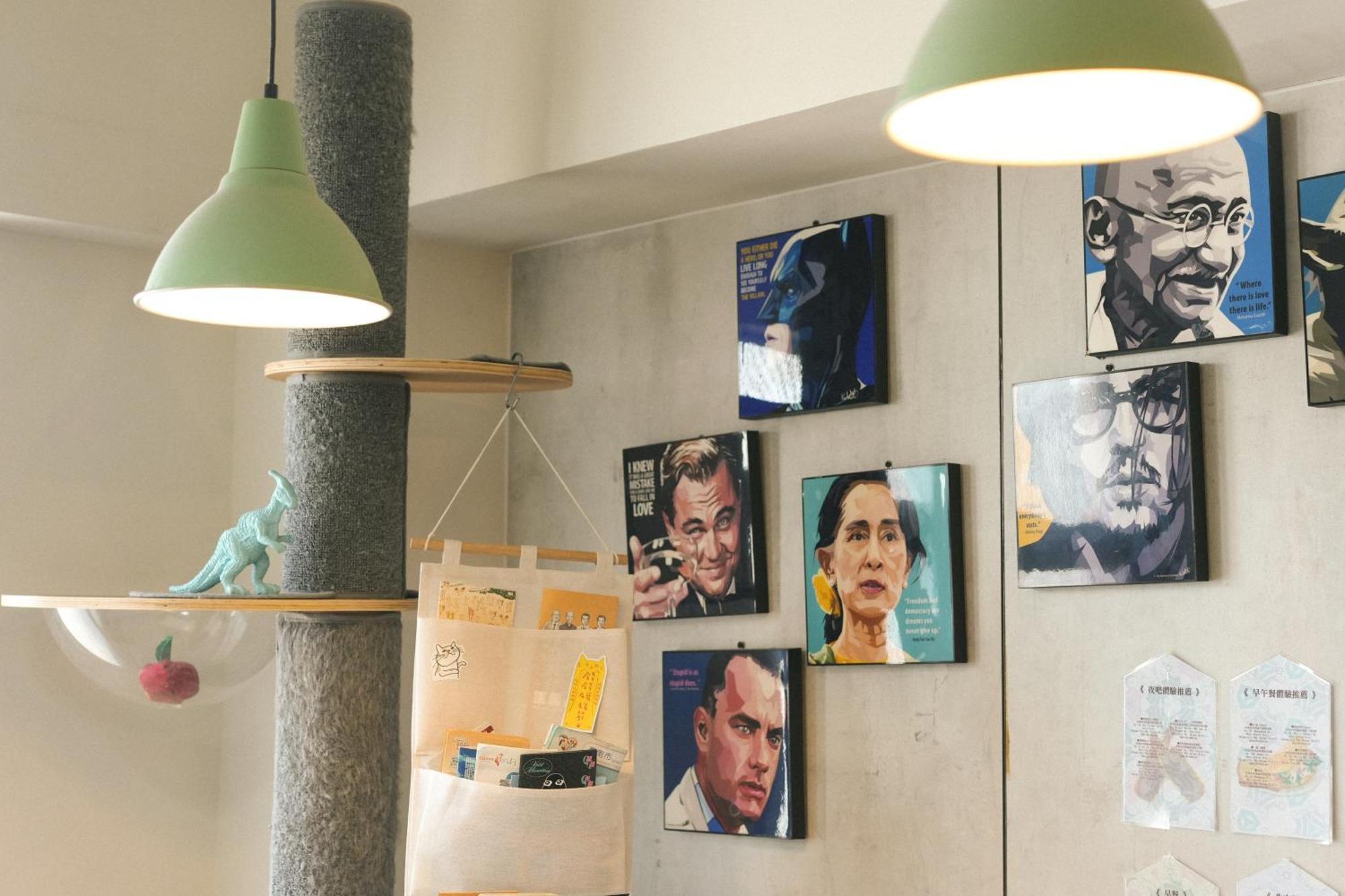 Loft18 Hostel Тайнан Екстериор снимка