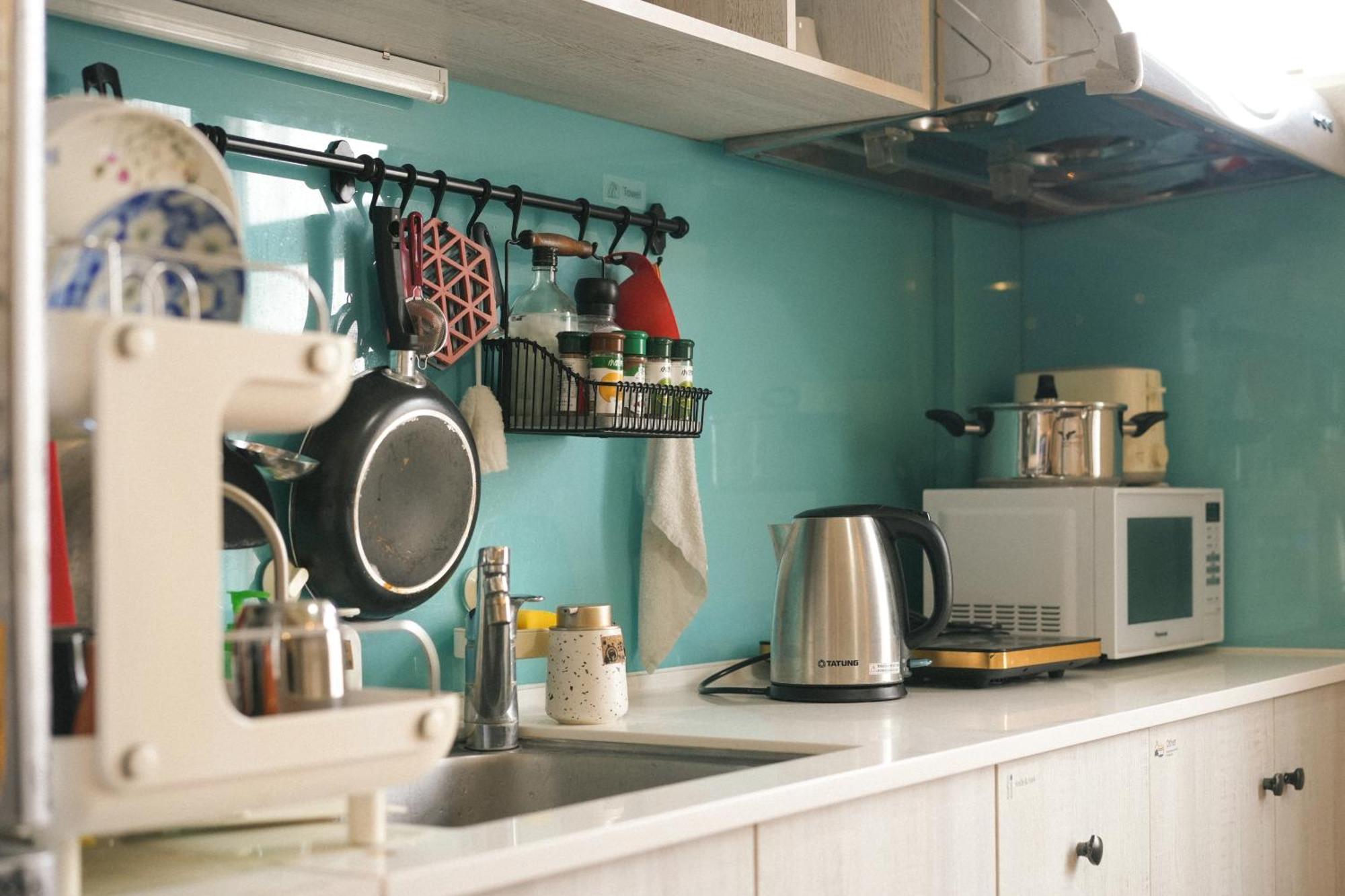 Loft18 Hostel Тайнан Екстериор снимка